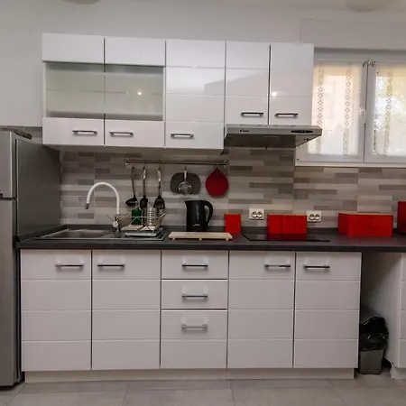 Arno Apartment *