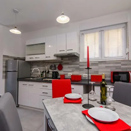 Arno Apartment