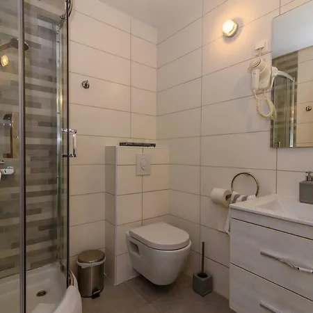 Arno Apartment *