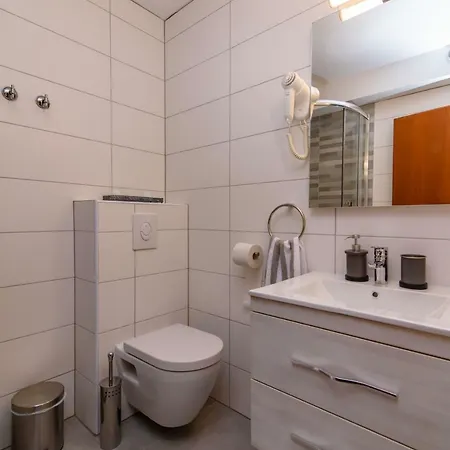 Apartment Arno *